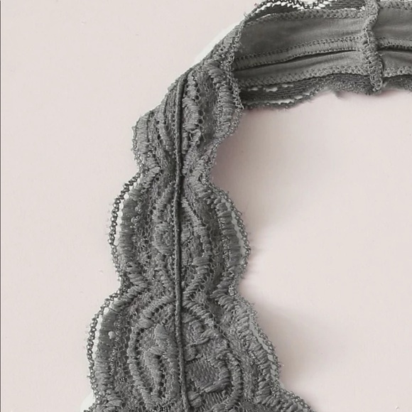 GRAY PLUNGING FLORAL LACE HALTER BRALETTE - Picture 3 of 7